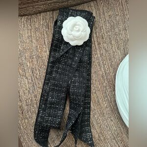 Elegant Black tweed chanel ribbon with flower